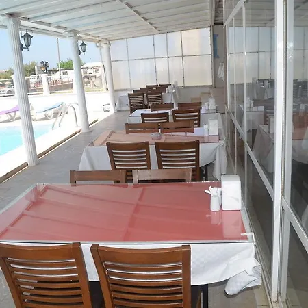 Yasmin Hotel 2*